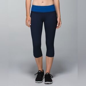 Lululemon Illumina CropInkwell / Rugged Blue size 4
